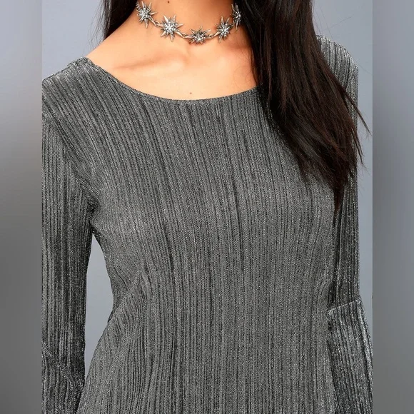 Shine Bright Black and Silver Long Sleeve Bodycon Dress
Amuse Society Small - Picture 7 of 14